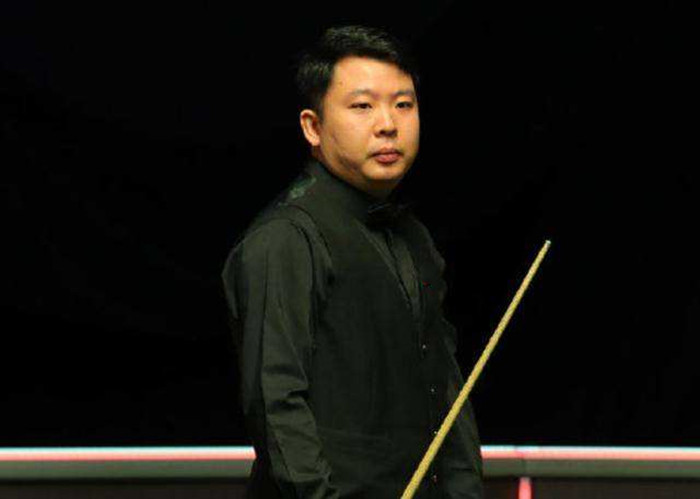 同时吸引了 同时吸引了