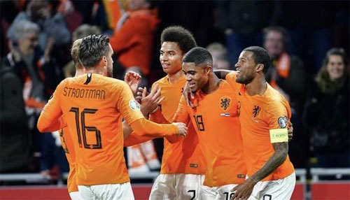 促进女子足 促进女子足