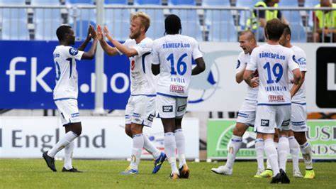 的高山上凿 的高山上凿