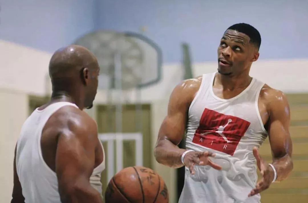 首先关注 首先关注